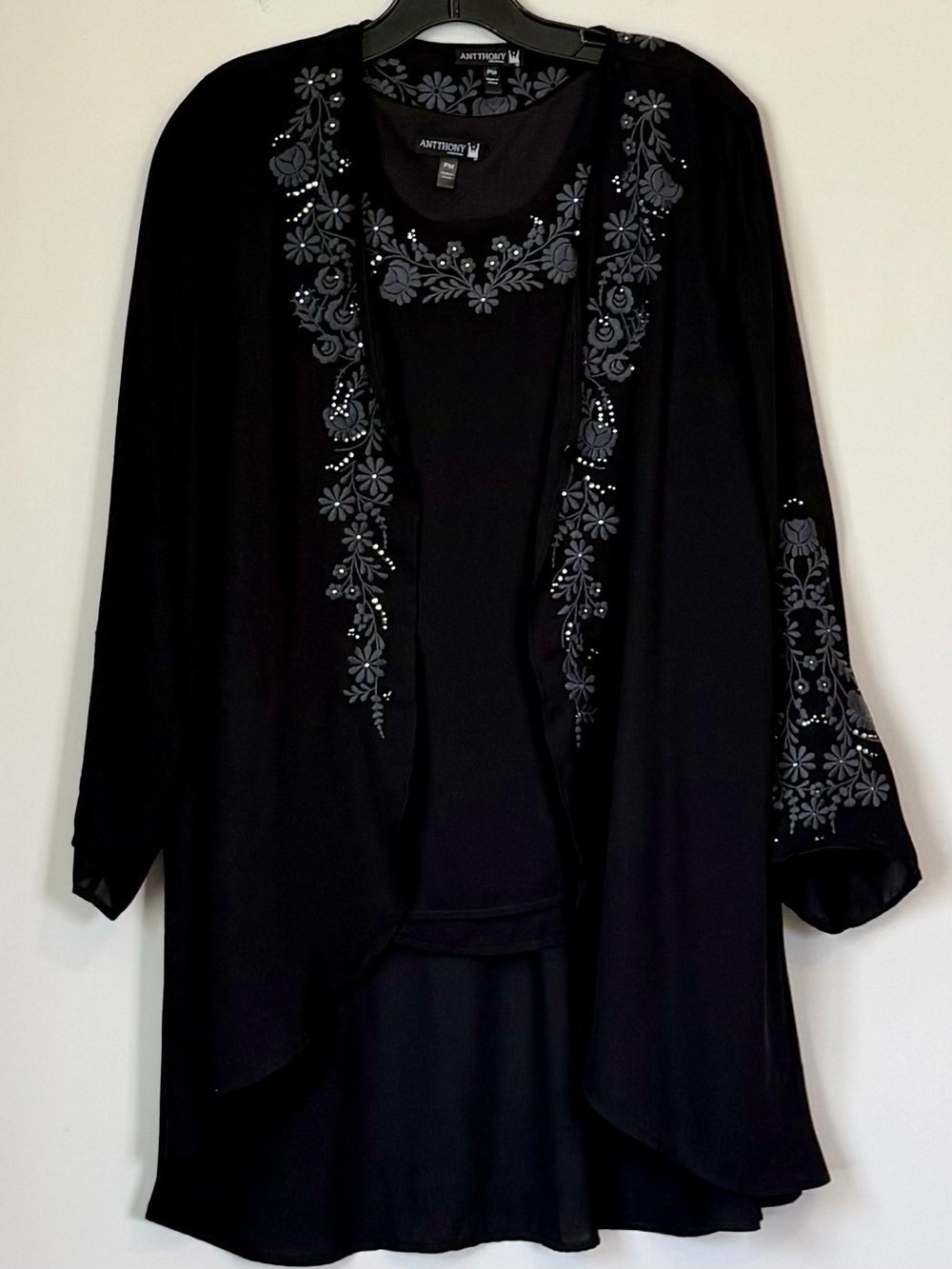 Antthony Original Black Embroidered Two-Piece Jacket & Tank Set - Size: PM